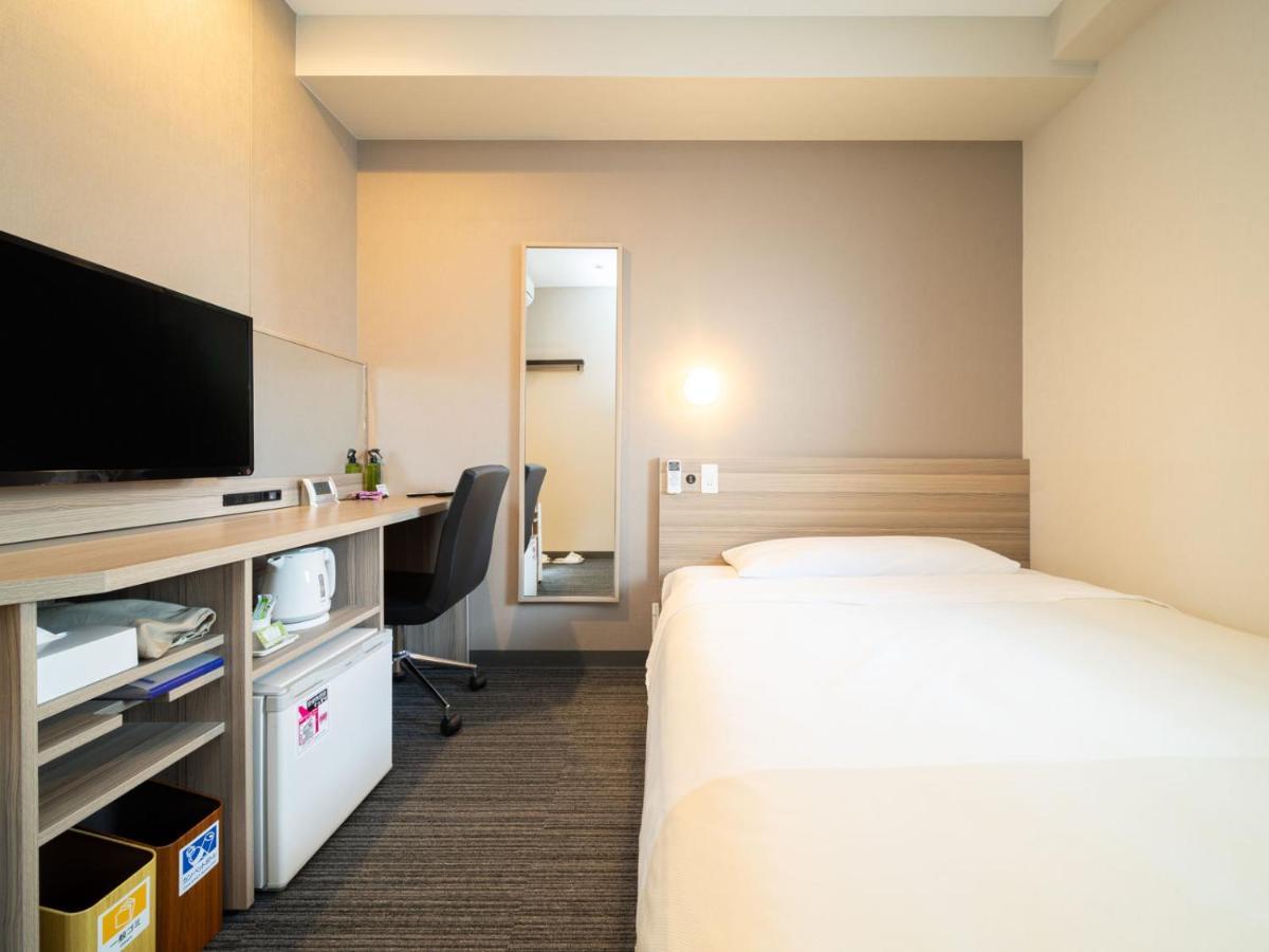 Super Hotel Shinyokohama Йокогама Экстерьер фото