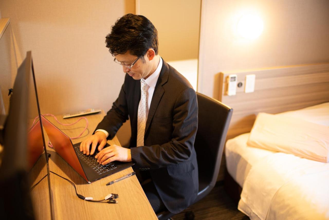 Super Hotel Shinyokohama Йокогама Экстерьер фото